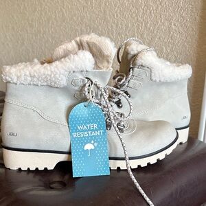 JBU Off-White Water Resistant Boots